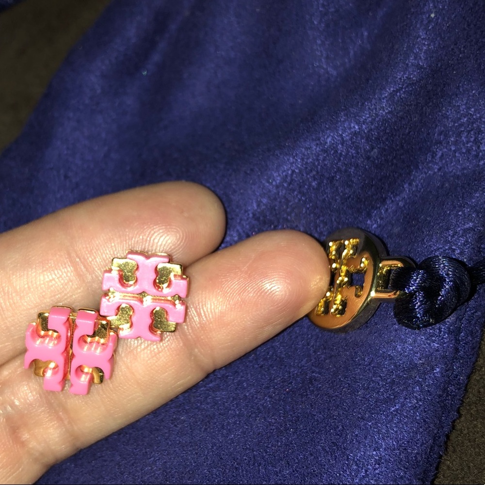Tory Burch earrings I’ll take reasonable offers‼️